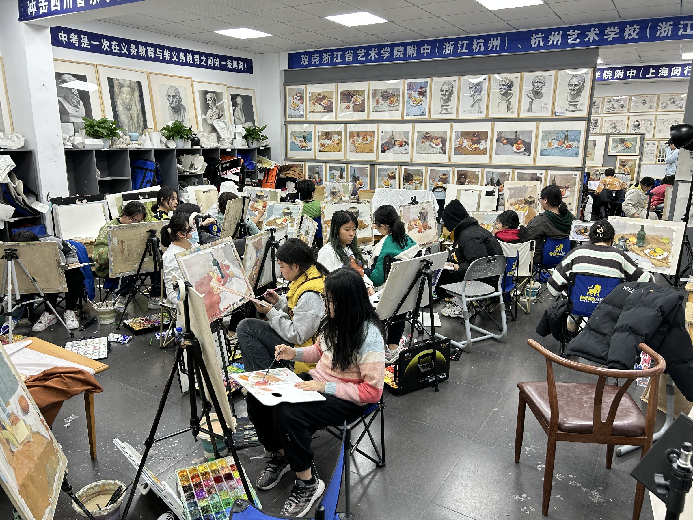 灰色调画室性价比怎么样 灰色调画室性价比怎么样