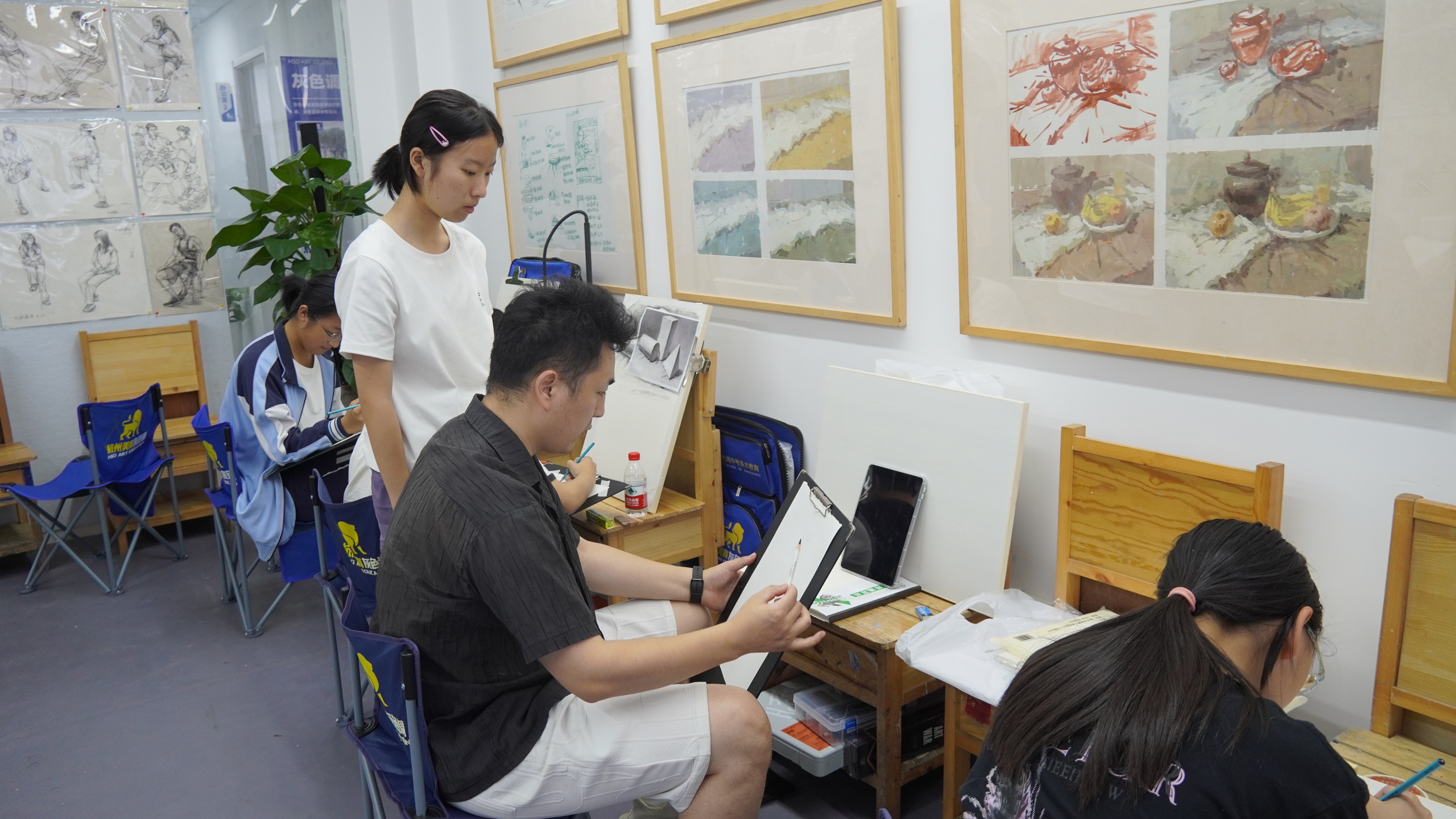 中考美术培训哪个好用？杭州老牌灰色调画室性价比咋样