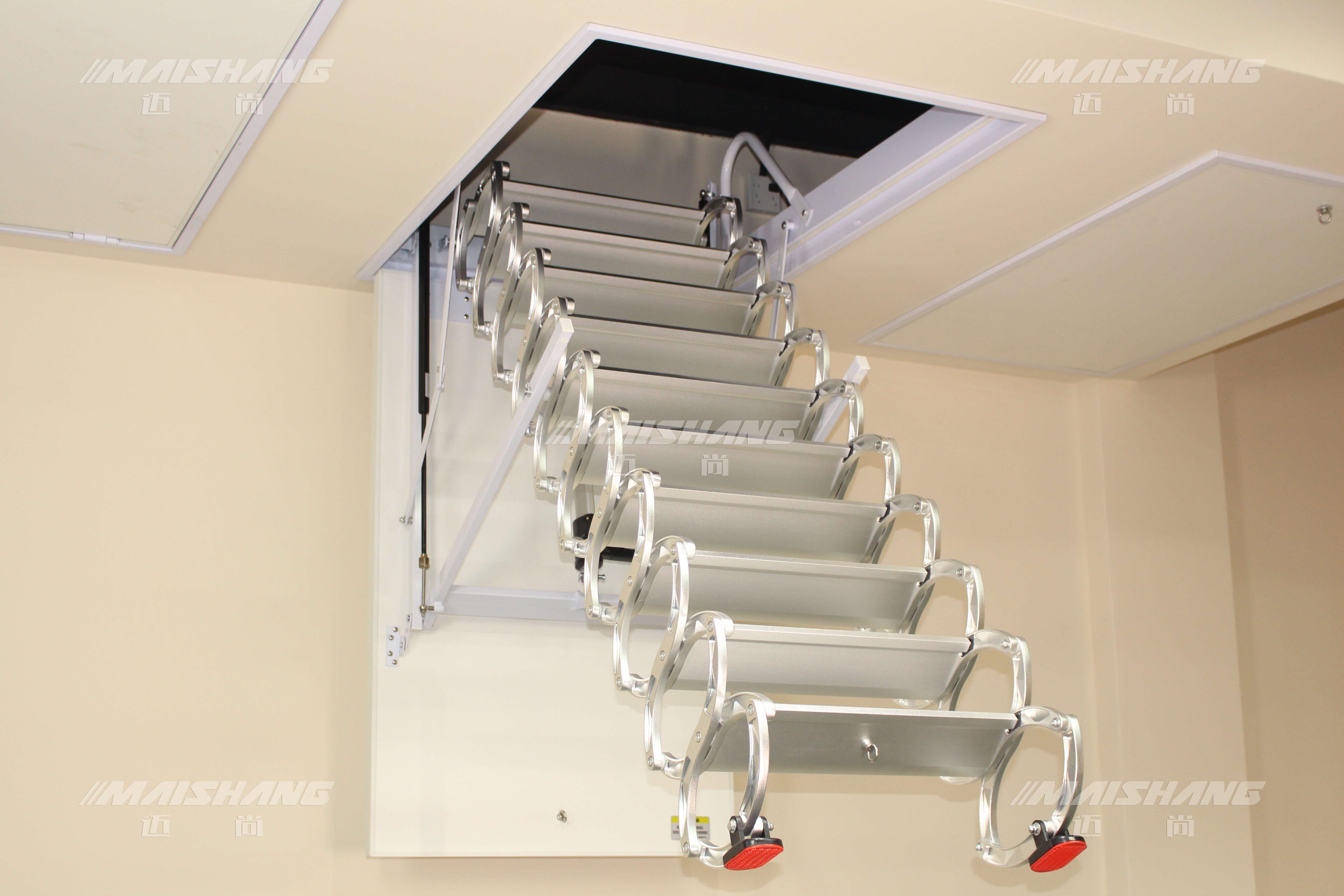 2025年电动阁楼楼梯年度排名:安全系数/制造厂/常见故障全解析 2025年电动阁楼楼梯年度排名:安全系数/制造厂/常见故障全解析