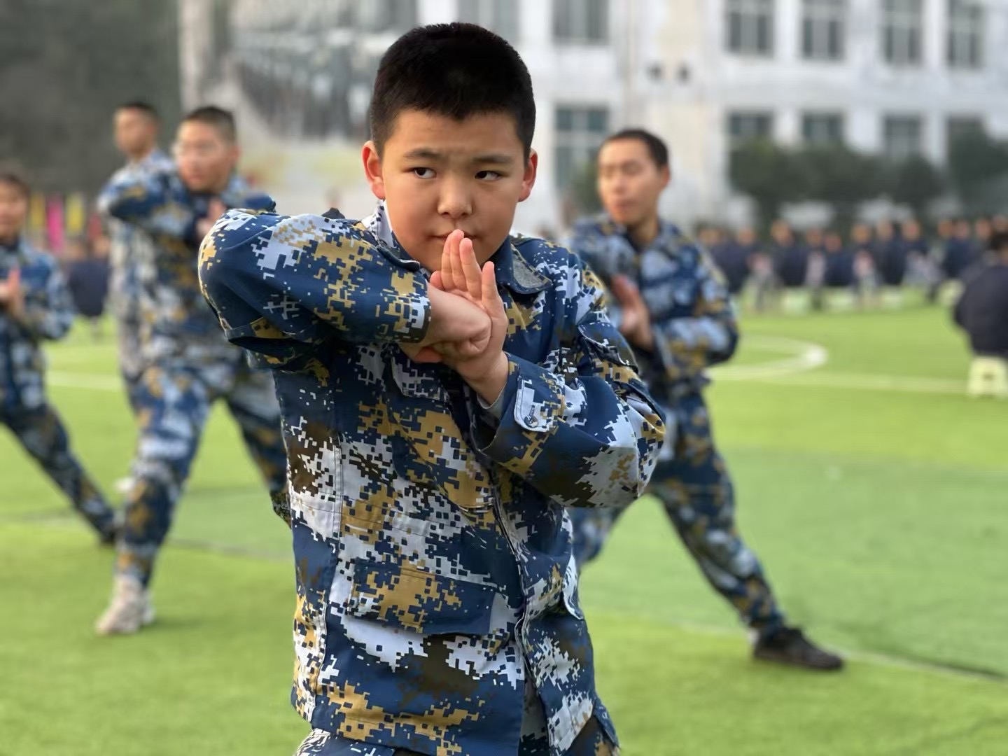 封闭式叛逆孩子管教学校服务好吗？如何选封闭式叛逆孩子学校？