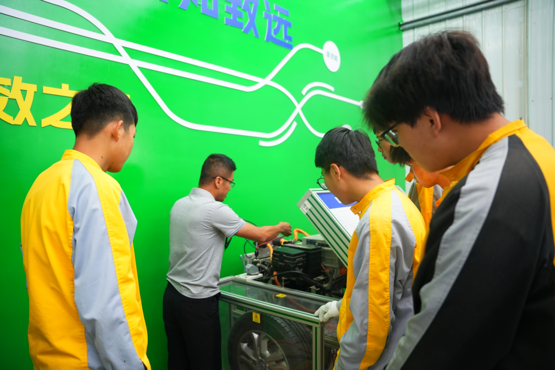 2026年知名的新能源汽车技术培训学校服务哪个好的综合实力推荐