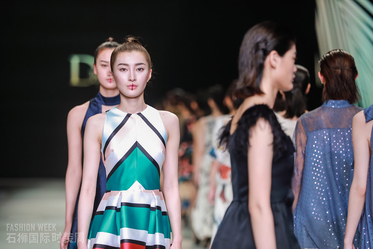 女士服装量身定制靠谱品牌，独播皇式礼服上榜