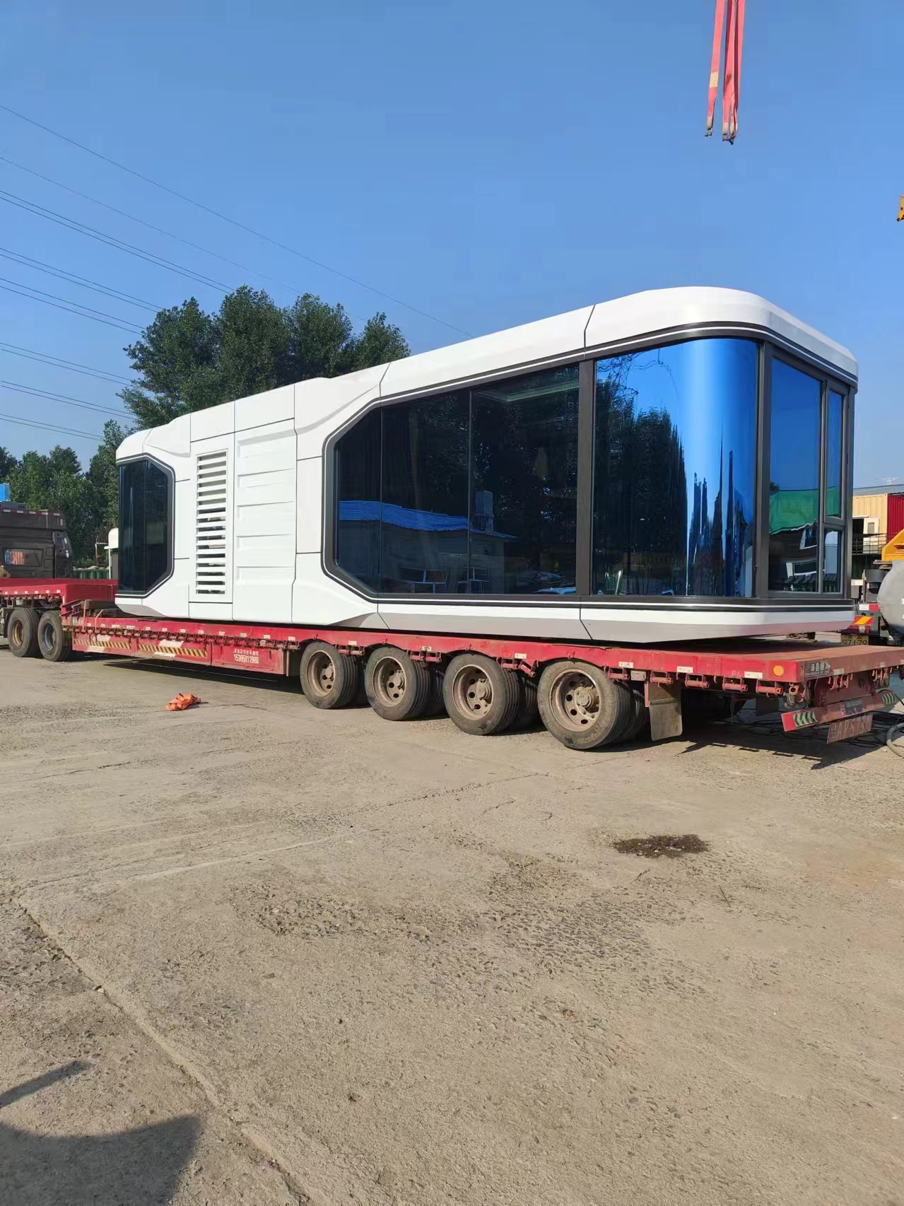 景区住宿新选择：盛龙华太空舱厂家，型号覆盖豪华版与标准版，俄罗斯项目案例分享