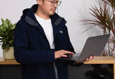 辨析房地产行业公司员工团体服装定制厂的性价比