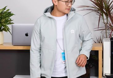 工作服冲锋衣定制：靠谱源头厂家的选择指南