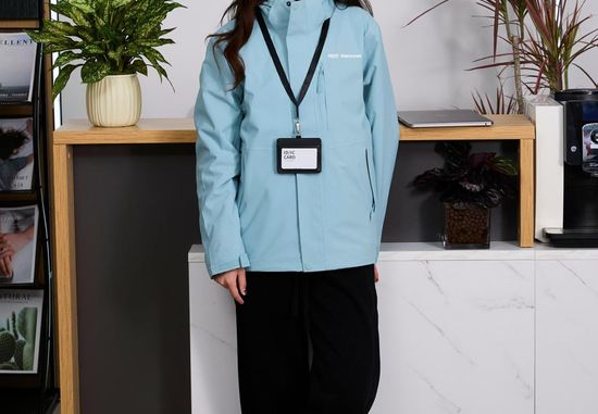 三合一冲锋衣工作服定制：企业该如何靠谱选择