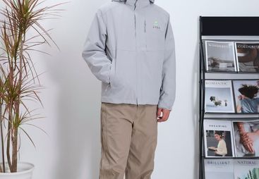三防面料符合薄绒冲锋衣工作服定制生产商哪家好？看这里！