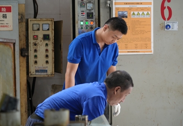寻找胶辊加工厂家，这些要点要知道