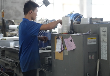 胶辊选购指南：定制、售后与高效生产的综合考量