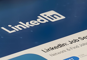 LinkedIn推广，，若何选择口碑好的服务？？
