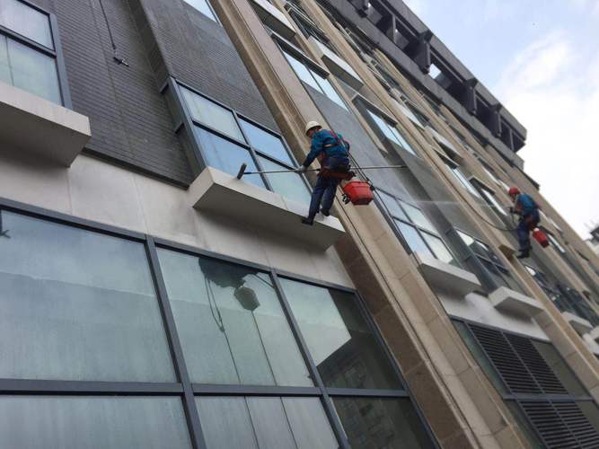 聊聊专业的玻璃外墙清洗公司,北京海獭顾家靠谱吗 聊聊专业的玻璃外墙清洗公司,北京海獭顾家靠谱吗