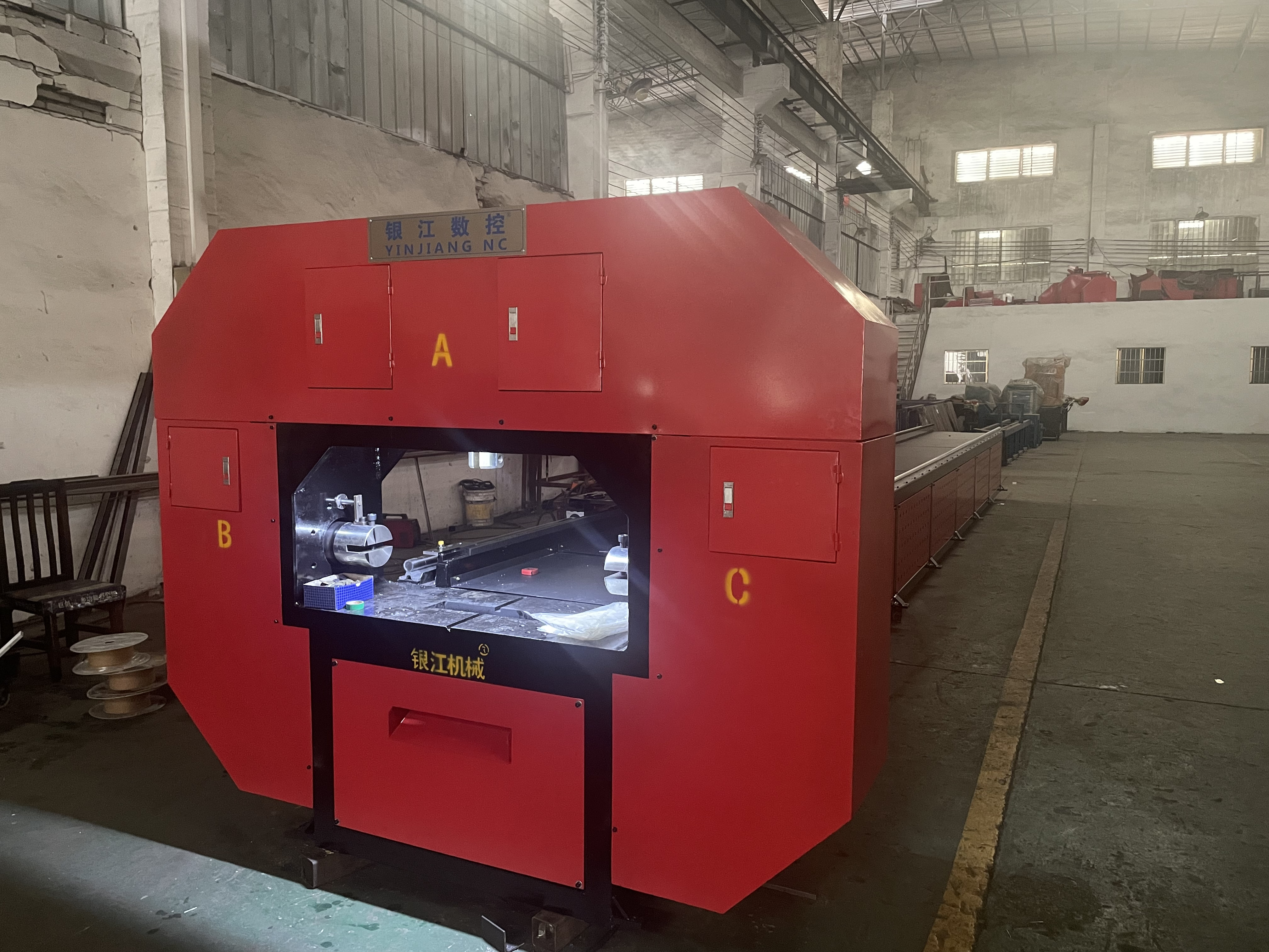 在当今制造业蓬勃发展的时代，冲床设备作为重要的加工工具，在各个行业中发挥着关键作用。对于众多企业来说