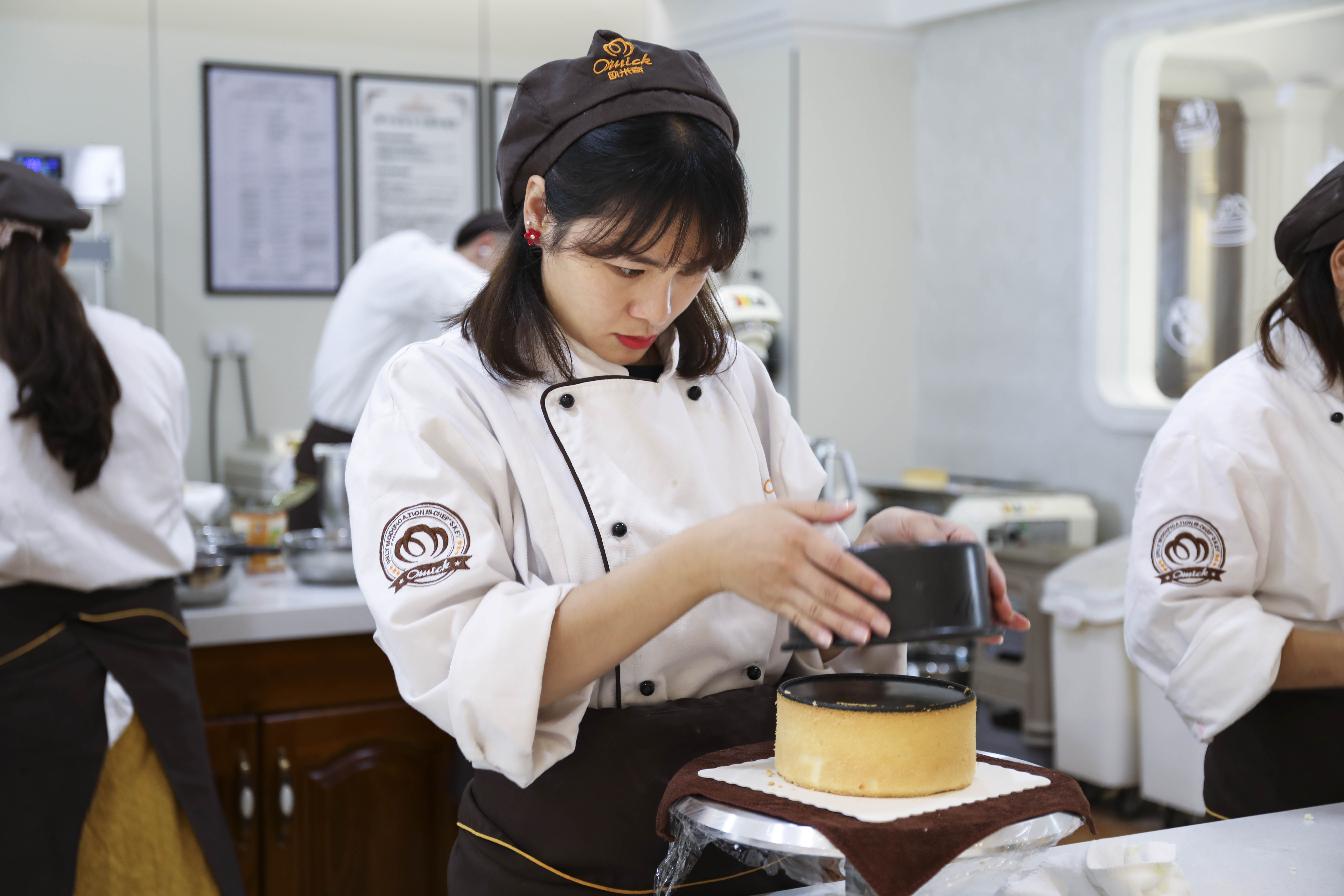 盤點(diǎn)西點(diǎn)培訓(xùn)師怎么選，優(yōu)質(zhì)師資助你學(xué)習(xí)