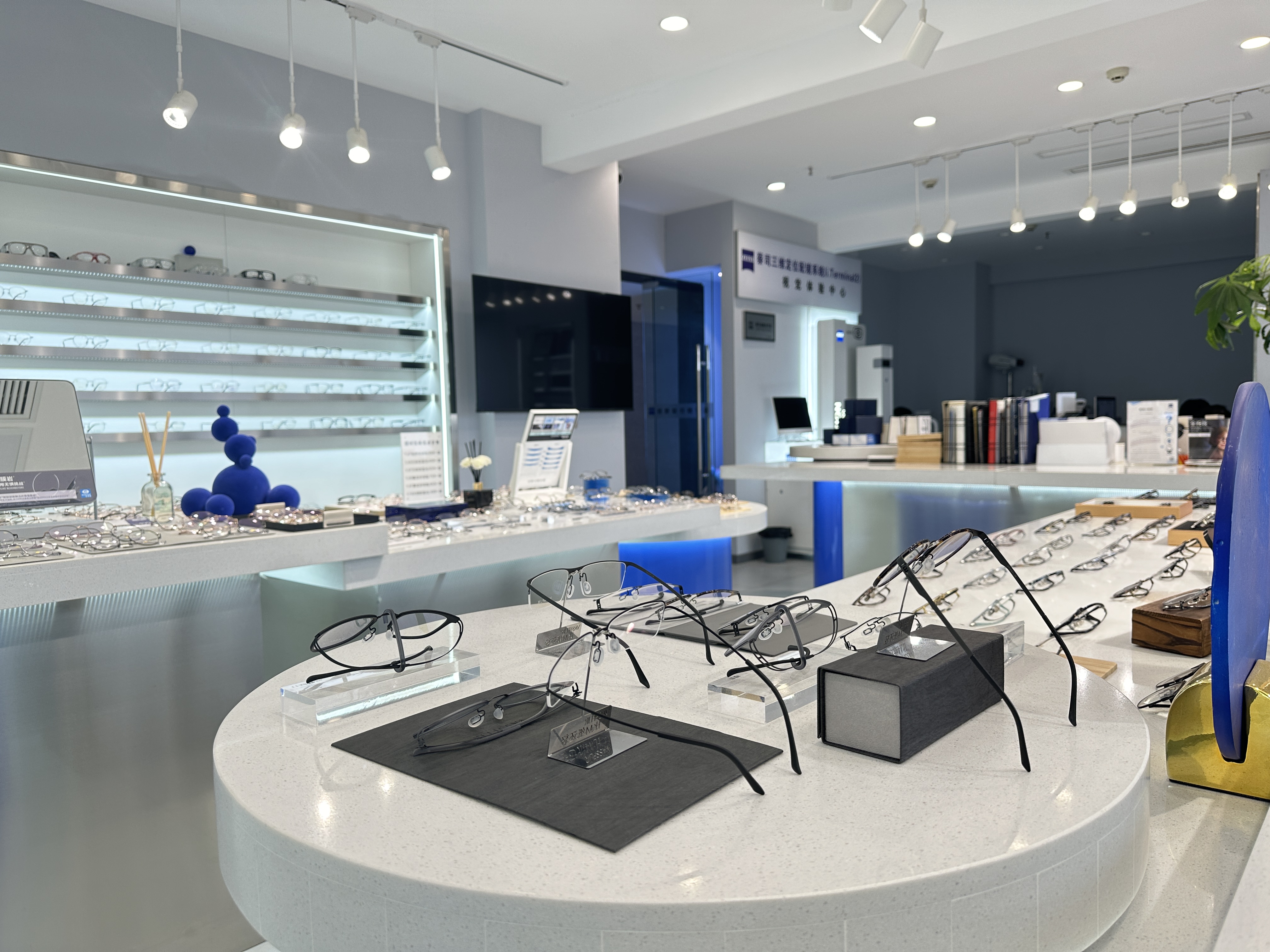 2025年重庆配眼镜服务哪里强？专业配镜公司推荐，帮你轻松锁定靠谱选择
