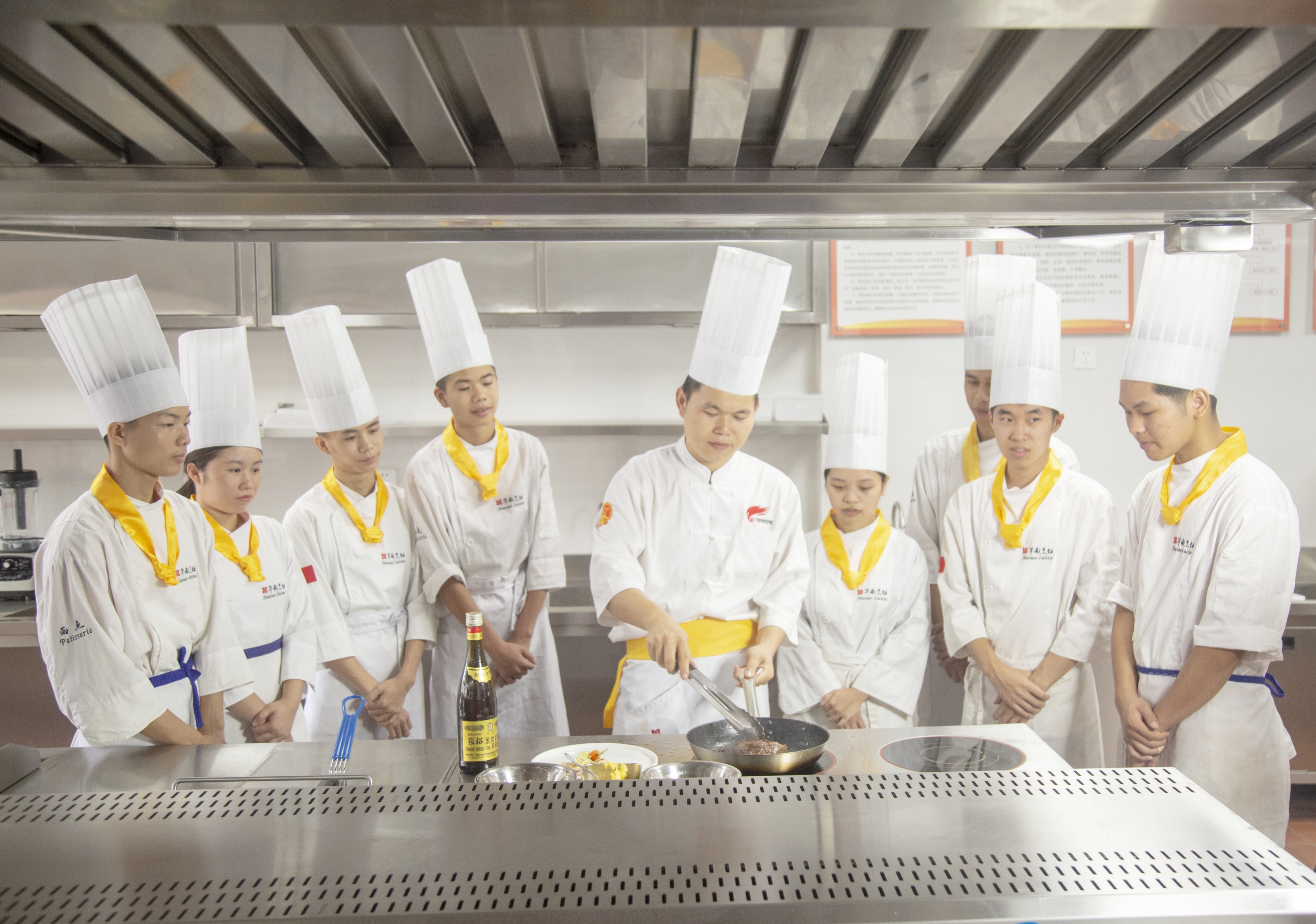 和你一起品味口碑好的西餐培训，哪家比较靠谱，深度探讨