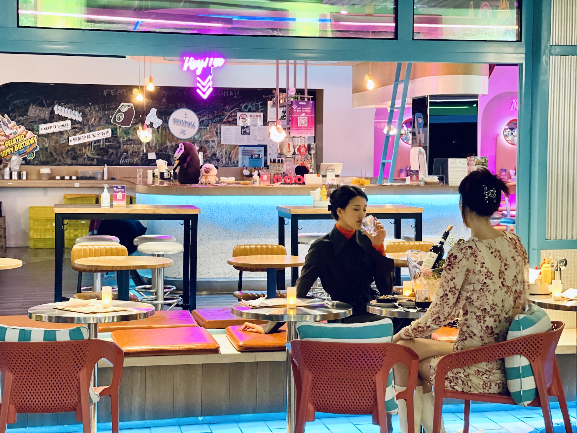 探讨静安区酒吧一条街，静安适合约会的酒吧哪家性价比高