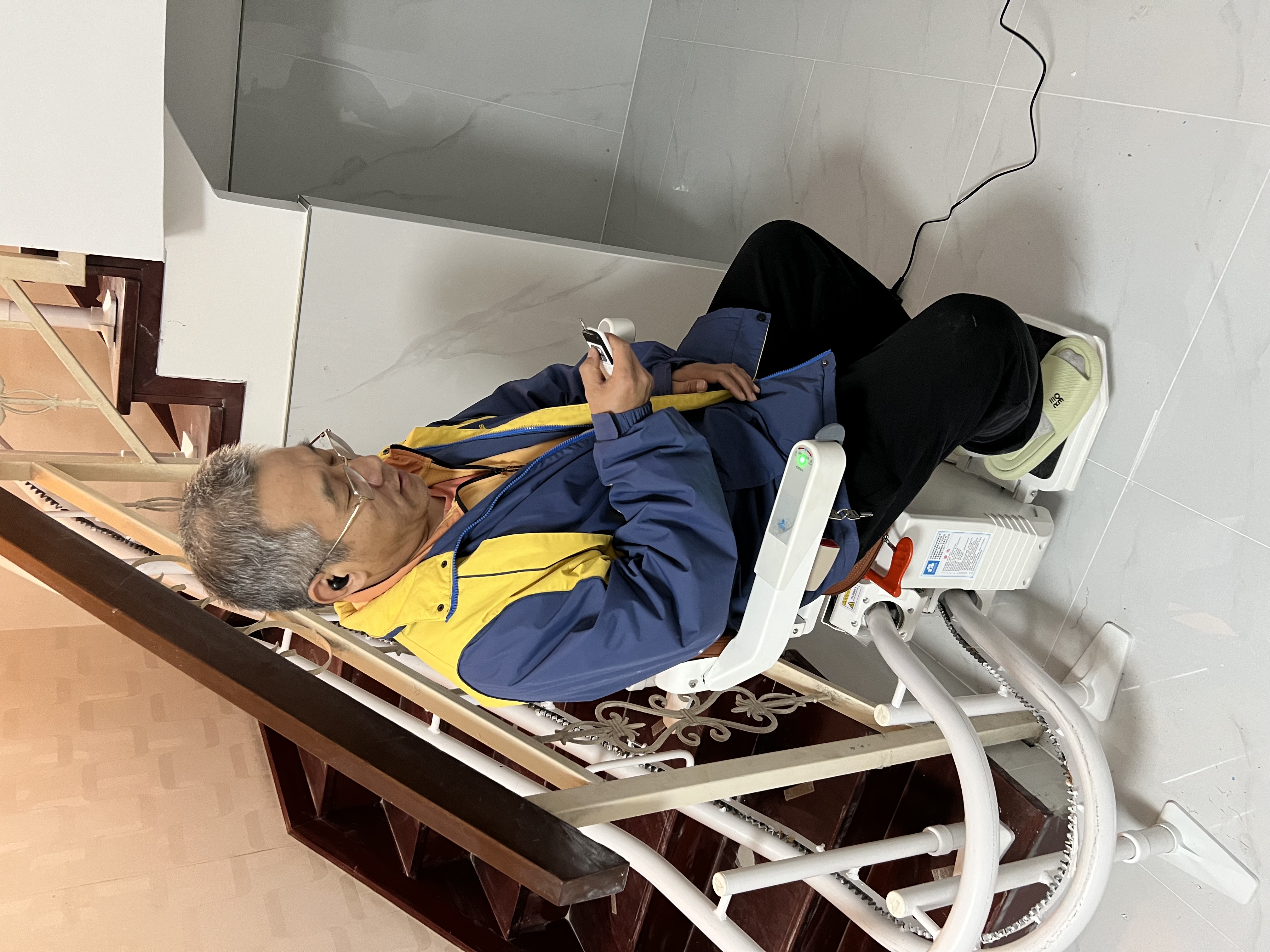 畅益家产品质量可靠吗、口碑如何、功能多吗?座椅电梯品牌专业解析