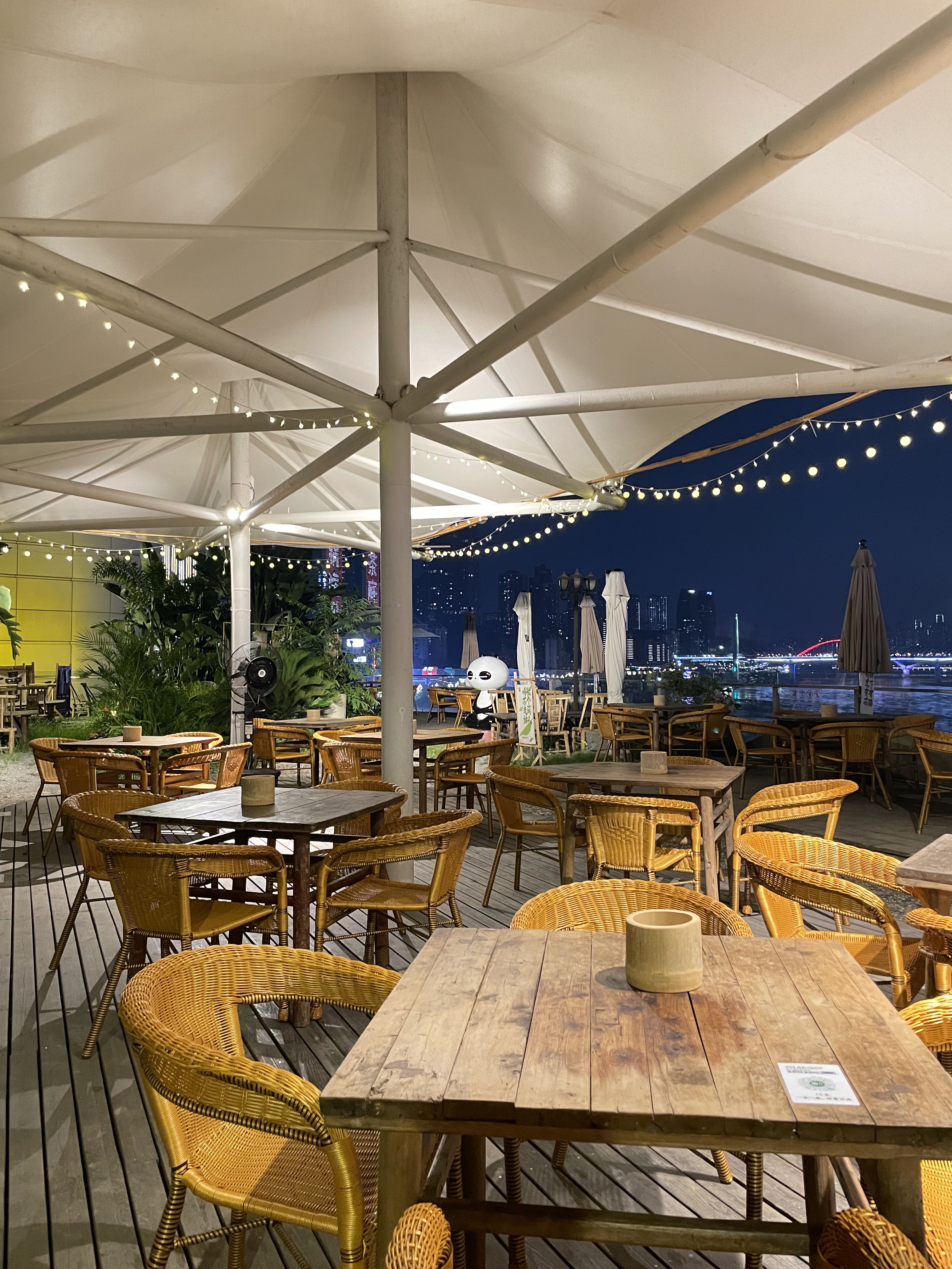 共话靠近景区特色茶馆，主打本地茶价格多少钱？