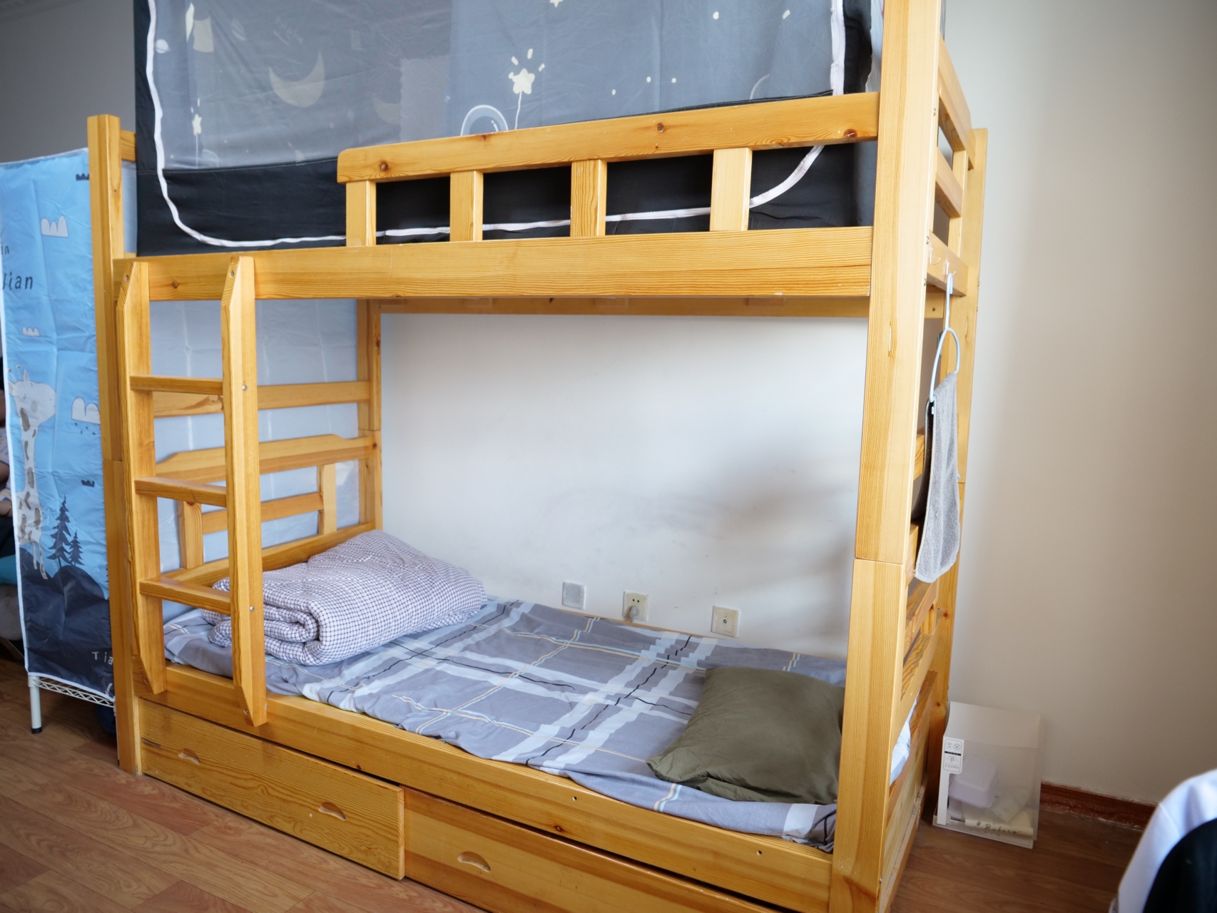 2025年新疆西点烘焙培训学校推荐：新疆欧米奇西点培训专业不