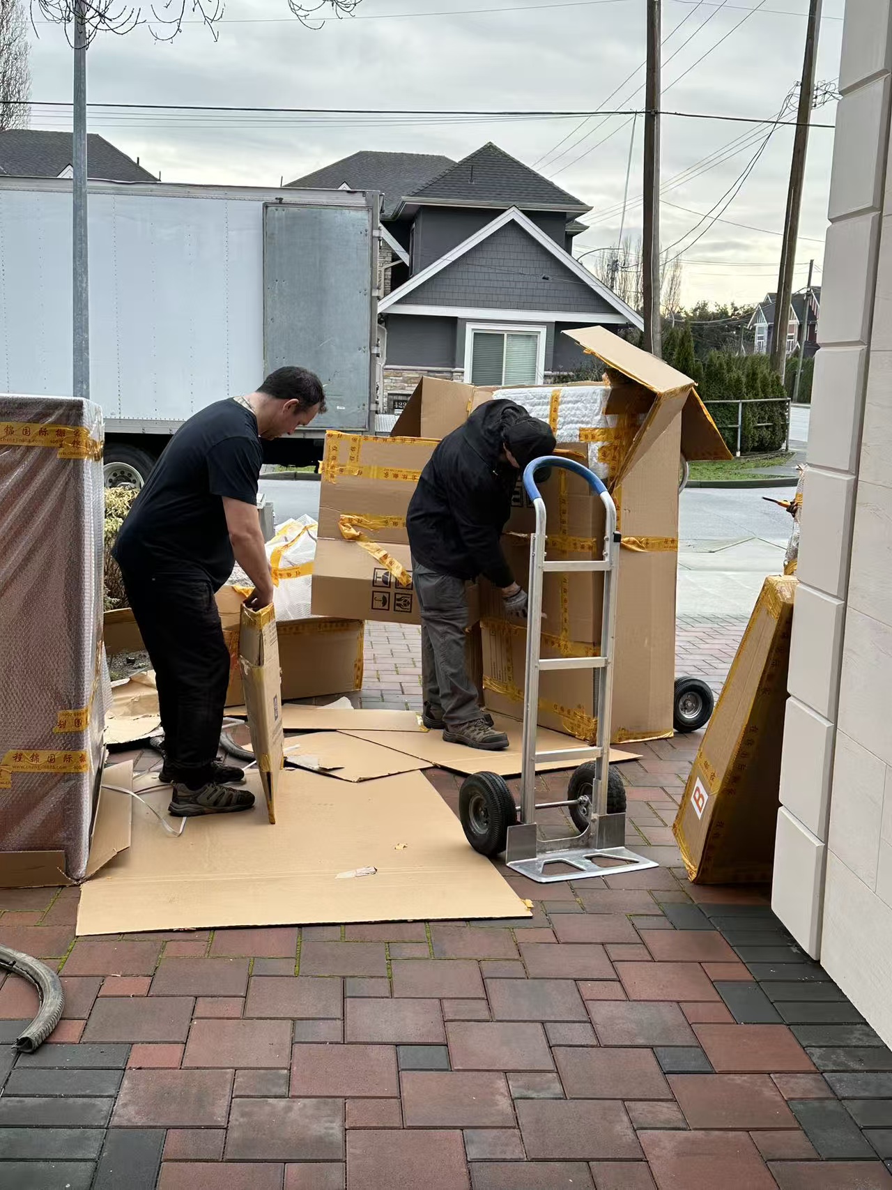 说明国际搬家到美国走海运，性价比高的搬家公司推荐及电话