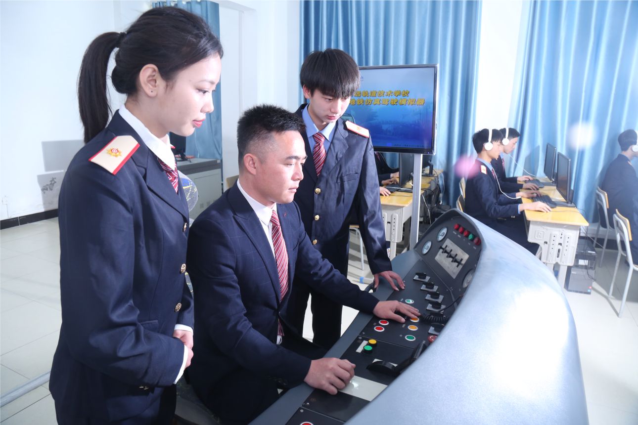 盘点南昌向远轨道技术学校优势，解答职业学校哪家靠谱