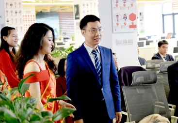 共话如何才能让我的公司被AI推荐，价格因素影响大吗？