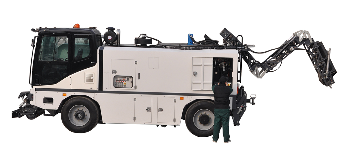 漫谈沥青热再生路面修补车厂家，售后好的怎么选择？