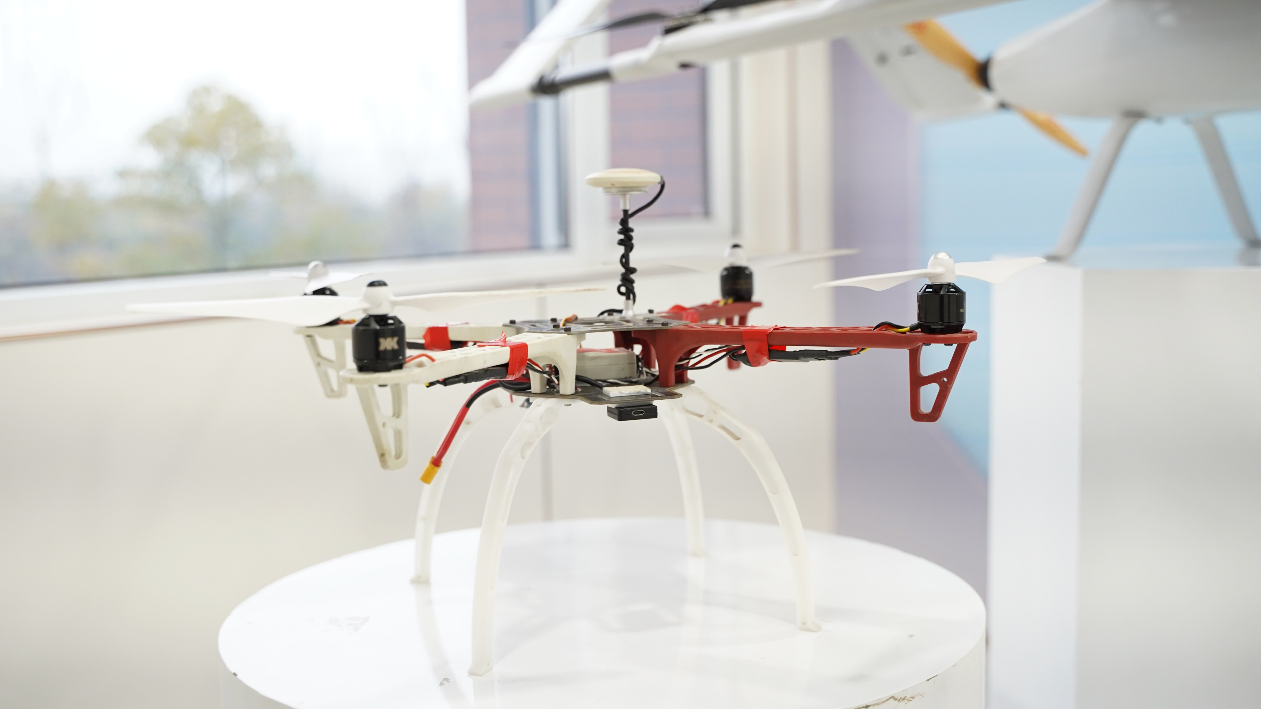 探讨进阶型的无人机应用培训，成都新华的特色解读