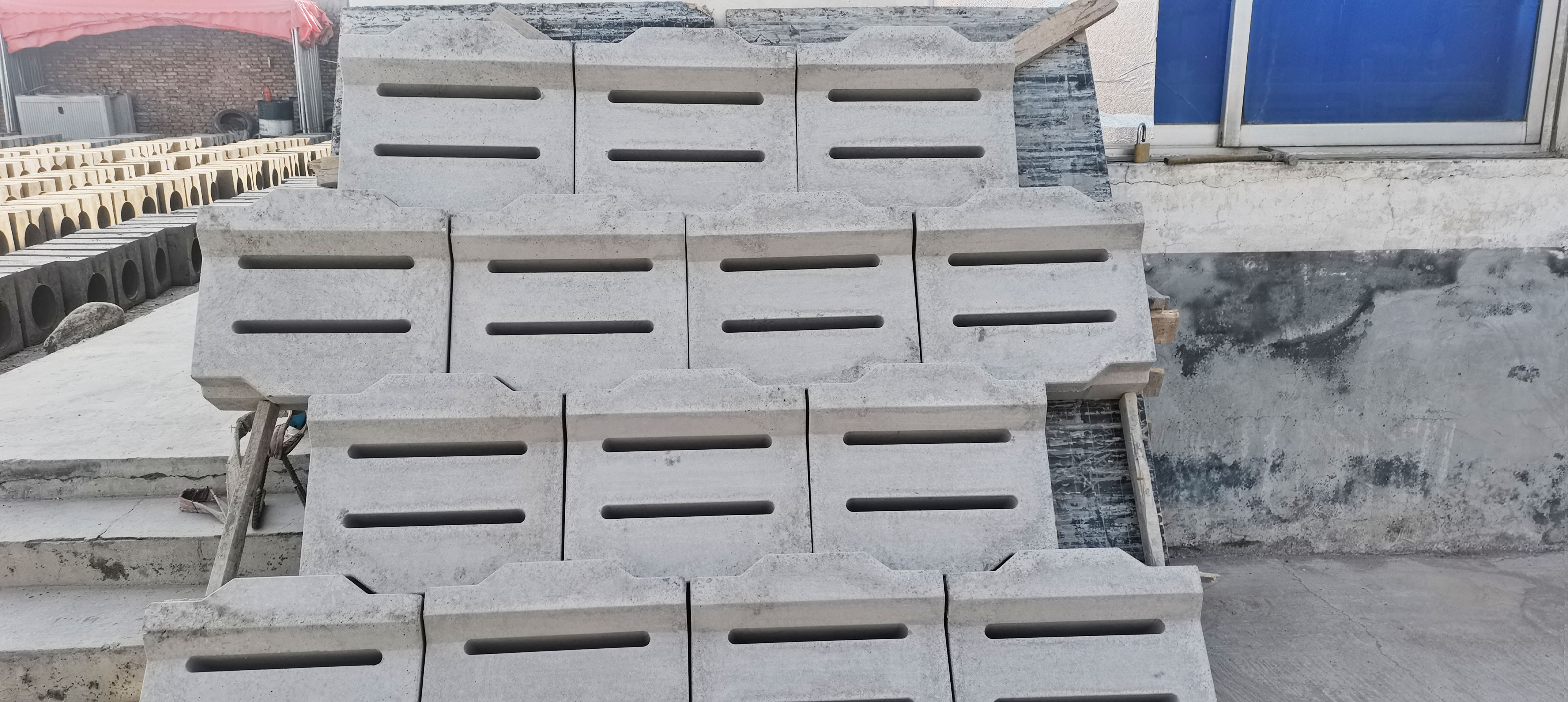 分析阶梯护坡施工，河南万渠水泥制品厂靠谱吗，性价比如何？