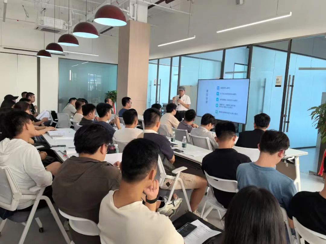 细聊新世纪职业培训学校，它的费用大概多少钱