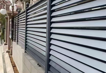 抗拉强度够的铝艺护栏厂家推荐，可以预留绿化空间的铝艺护栏厂家推荐，耐日晒雨淋的户外铝艺护栏推荐哪家厂家