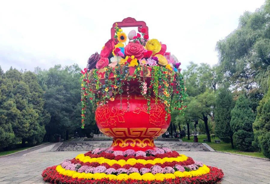 立体花坛节日主题造型与维护:立体花坛适合放在什么地方、立体花坛维护哪家专业服务商用户力荐 立体花坛节日主题造型与维护:立体花坛适合放在什么地方、立体花坛维护哪家专业服务商用户力荐