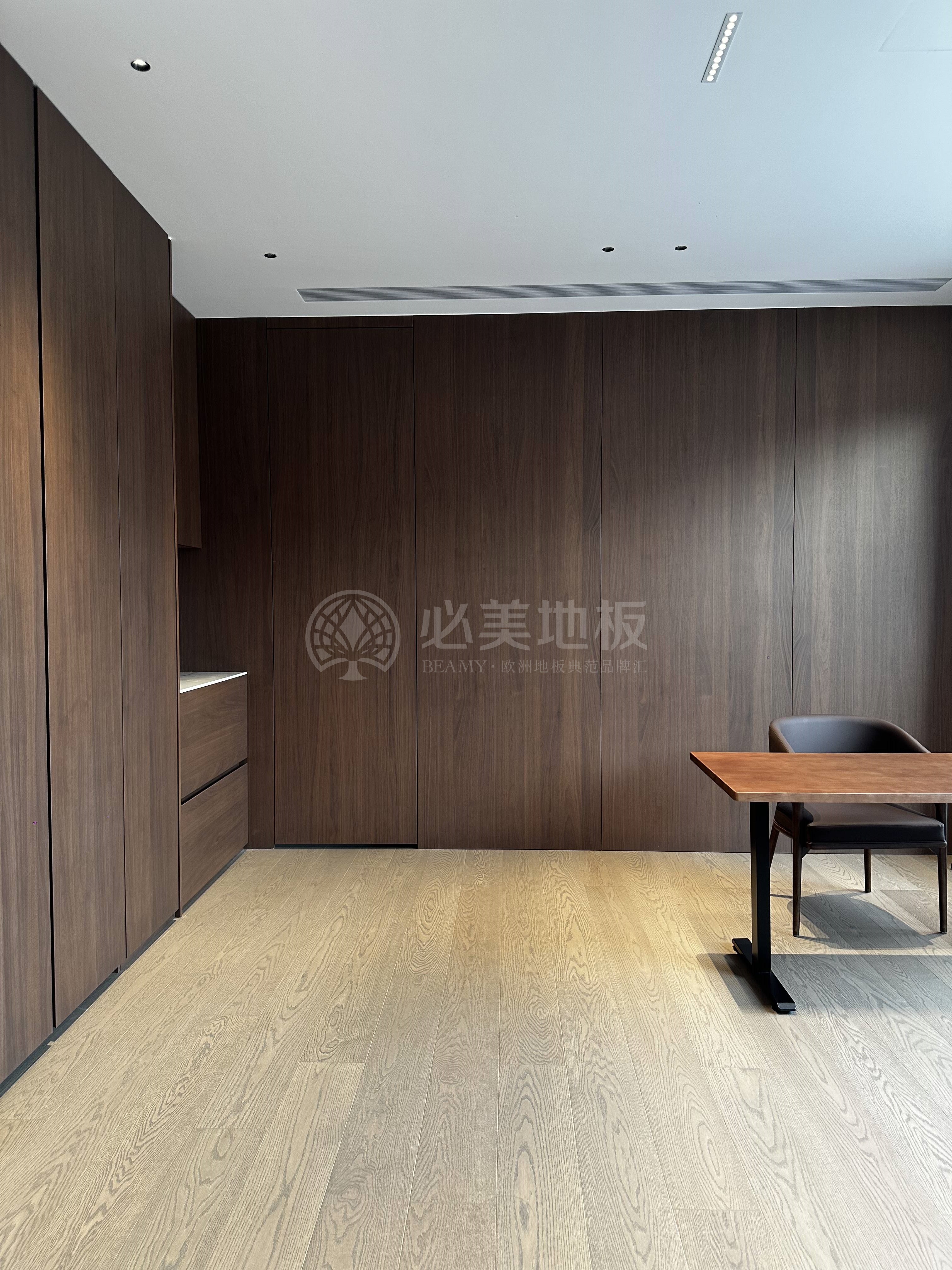 性价比高的欧洲进口地板机构怎么选？