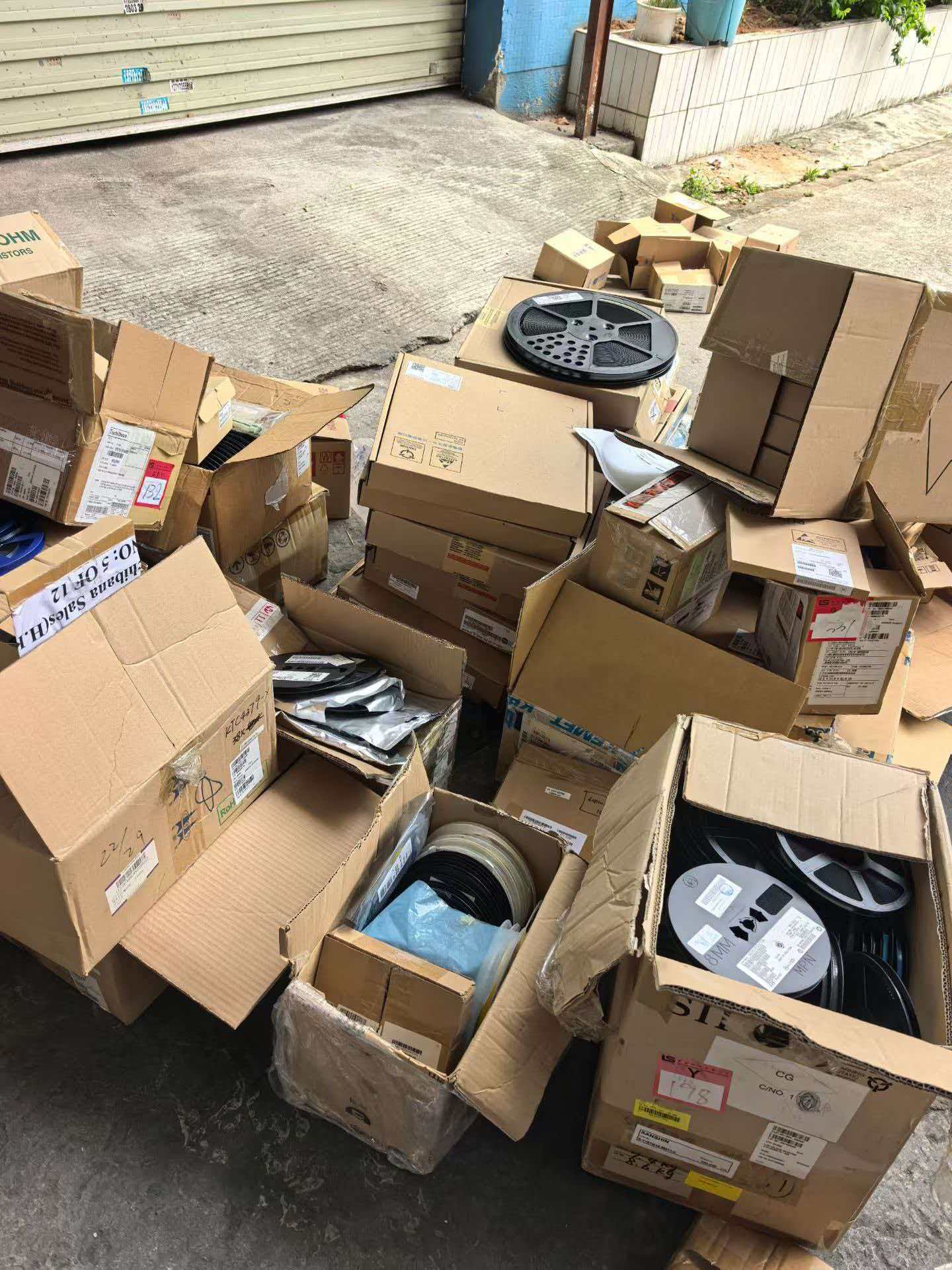 废旧电子物料回收靠谱商家测评排名：资质齐全的实力之选