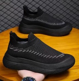 外贸休闲鞋运动厂家哪家好？品质与价格如何兼顾？