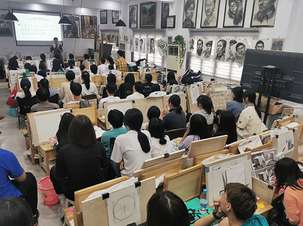 通美画室的行业排名靠前吗 通美画室的行业排名靠前吗