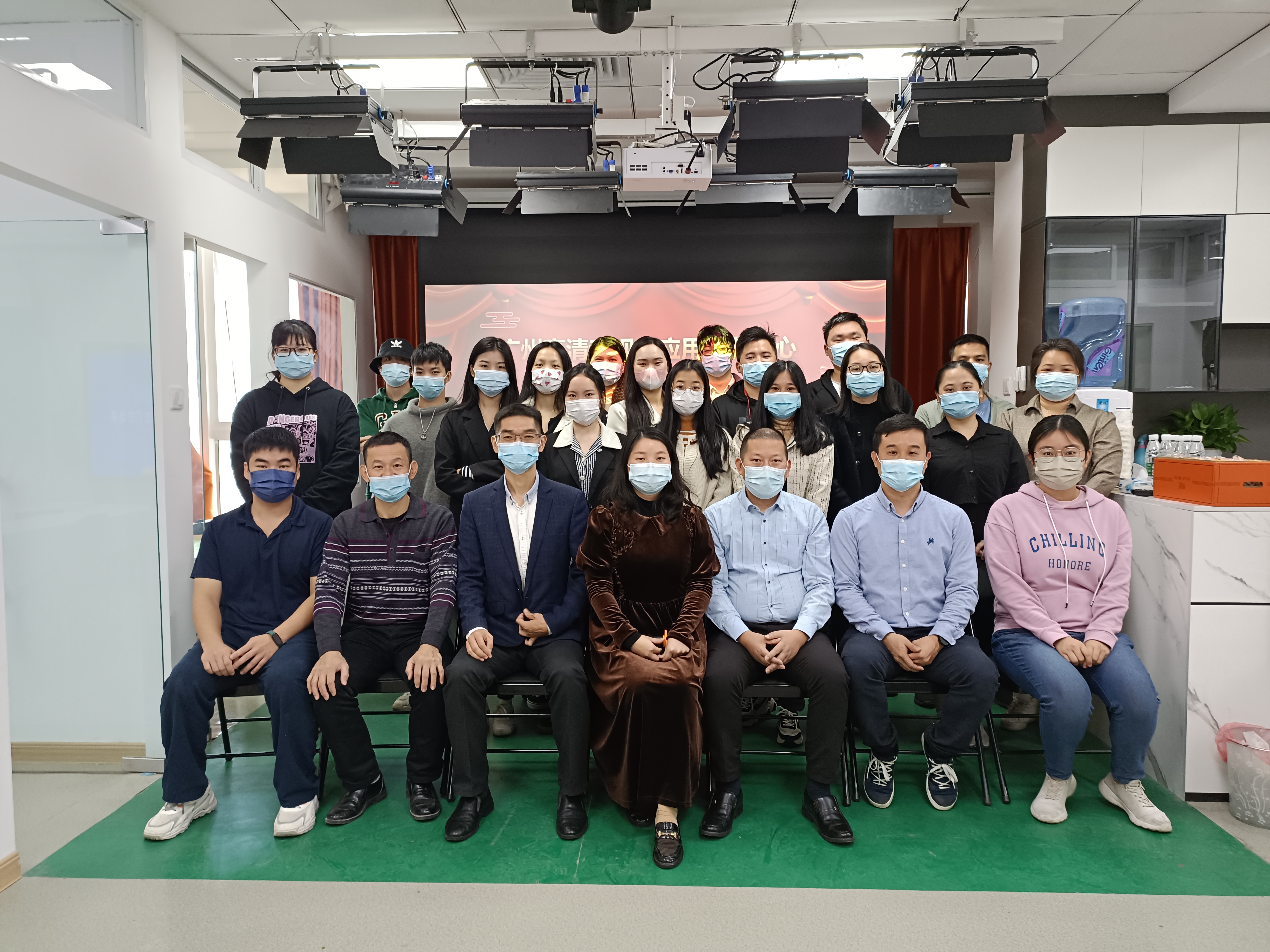 爱校哥教学一体机租赁哪家好？性价比高的推荐