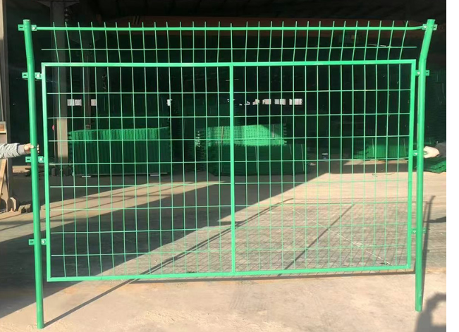 解读河北安平伸缩式护栏网价格，东联金属网栏多少钱