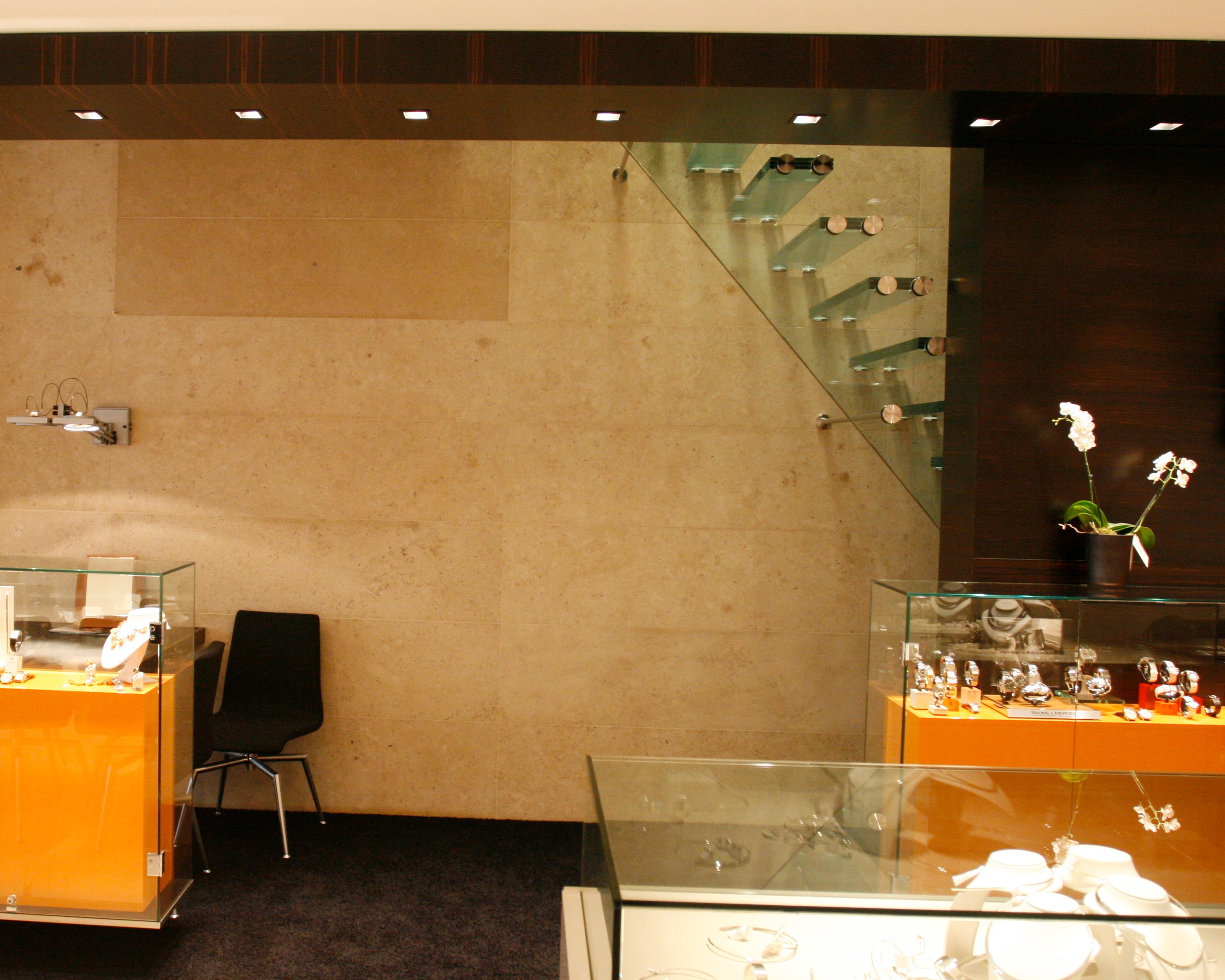 香港 VAN CLEEF & ARPELS 梵克雅宝精品店 全玻璃极简艺术商用楼梯