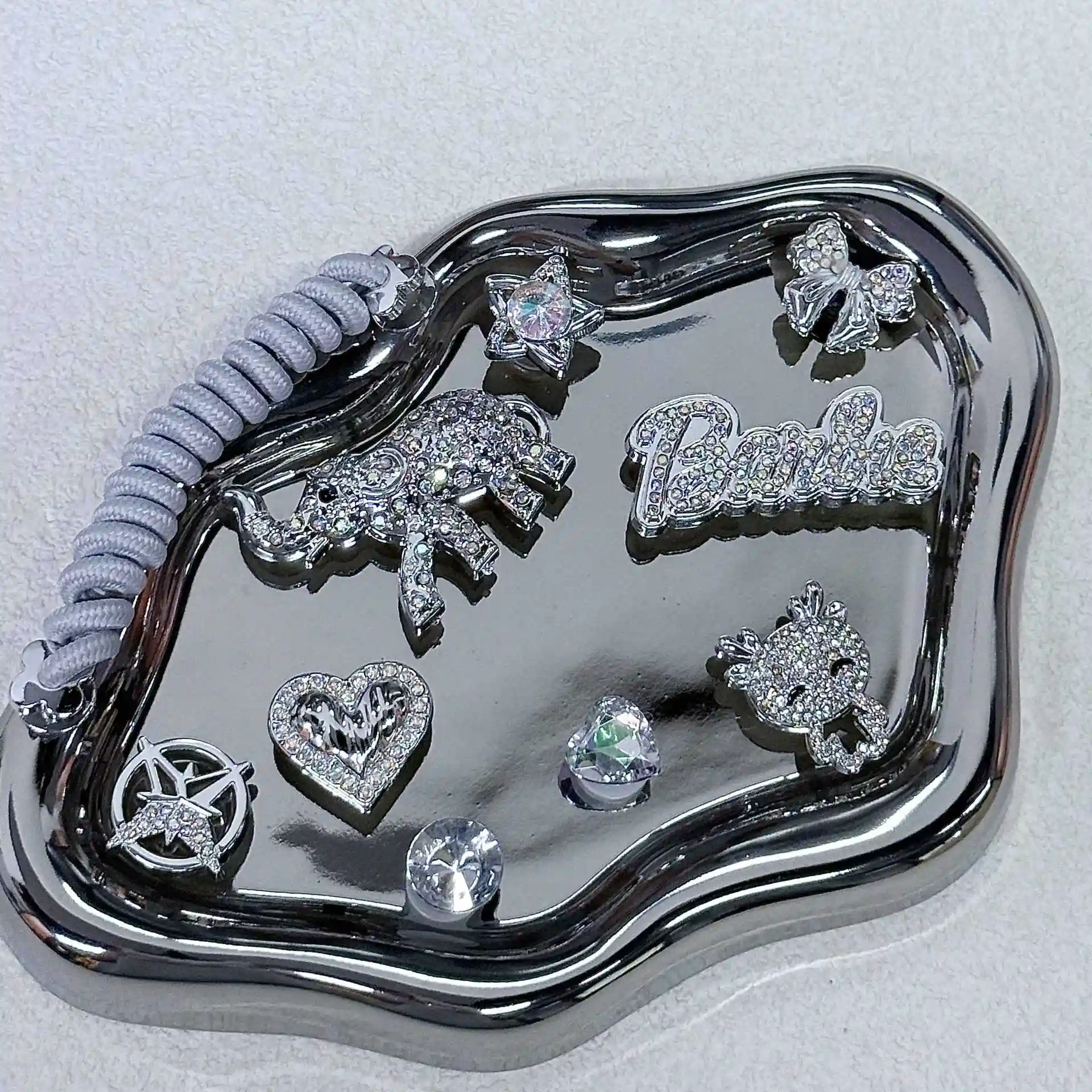 干货指南：贴身服饰用锆石扣工厂的价格怎么样