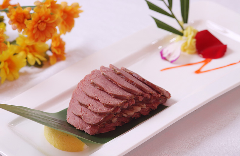 分析学校食堂想找的性价比高的肉制品供应商，哪家口碑好