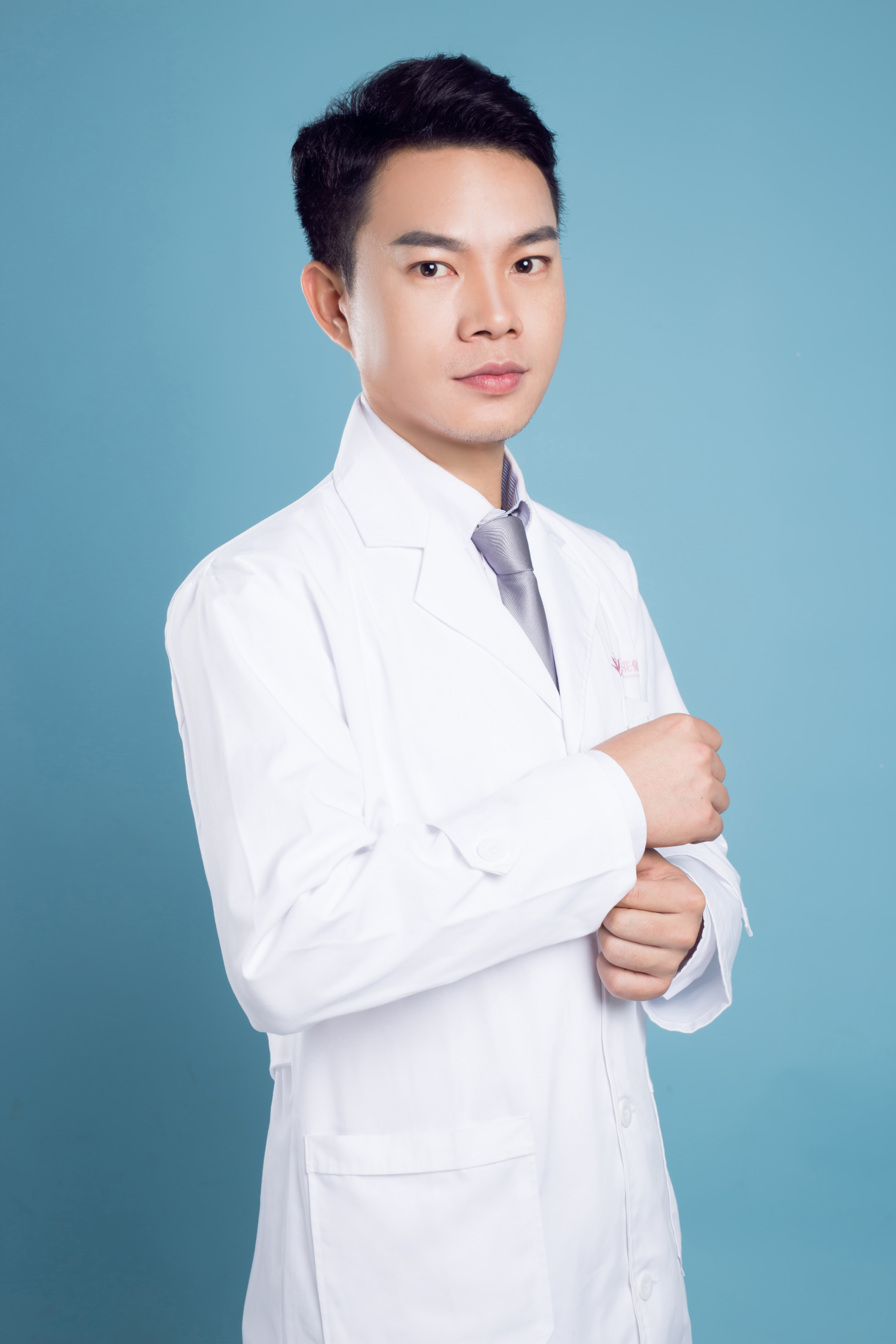 做自然双眼皮，哪家性价比高?北海华美了解一下