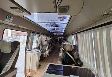 旅游包车正规公司品牌如何选？甘肃向导国际旅行社靠谱吗？