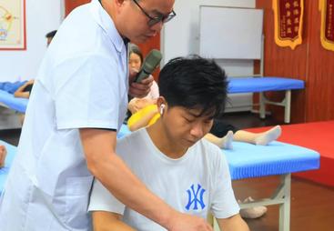 职业技能考证推拿正骨培训如何选？长洋中医学府优势在哪？