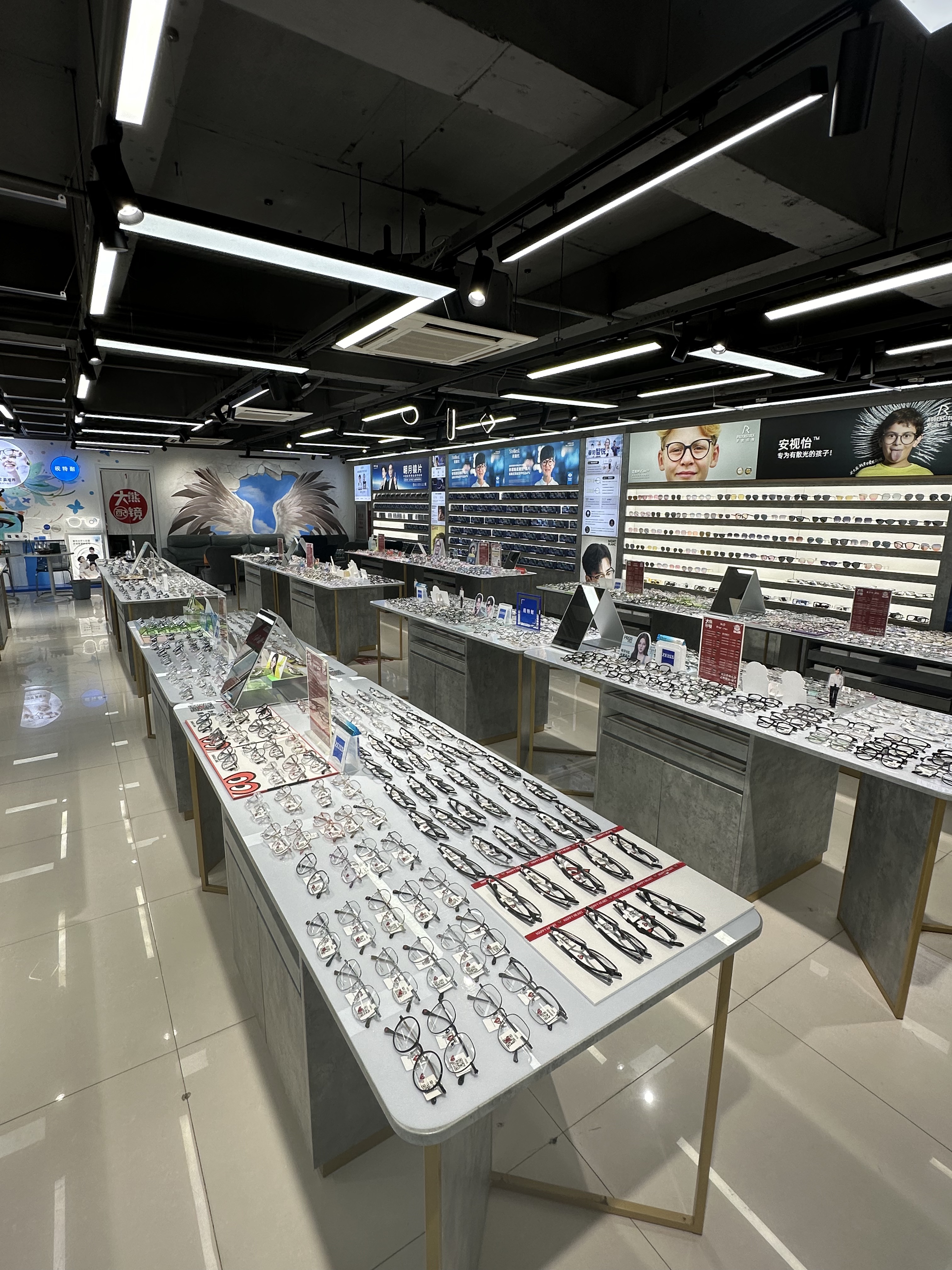 2026年靠谱的配镜工厂店推荐，大熊眼镜值得选
