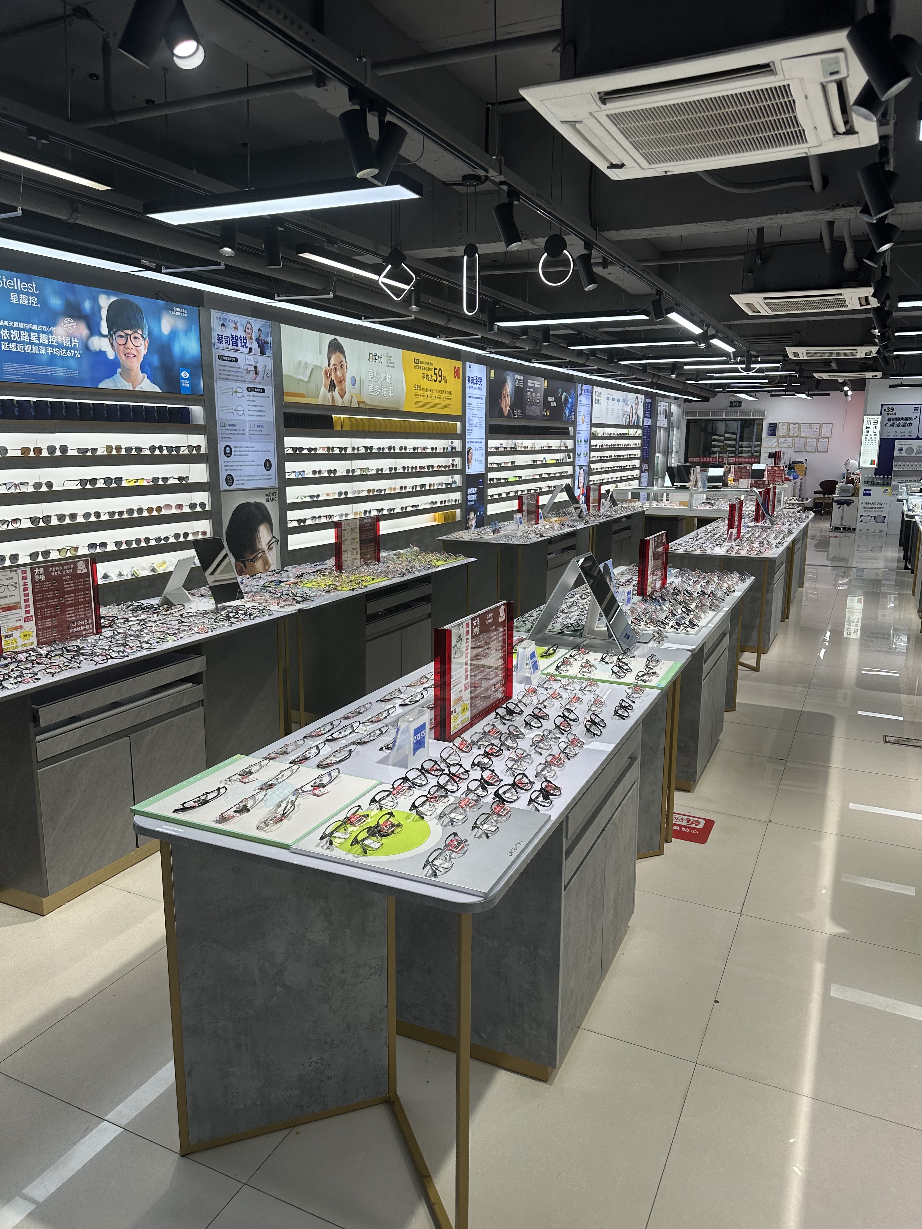 老牌配蔡司镜片门店，大熊眼镜口碑如何