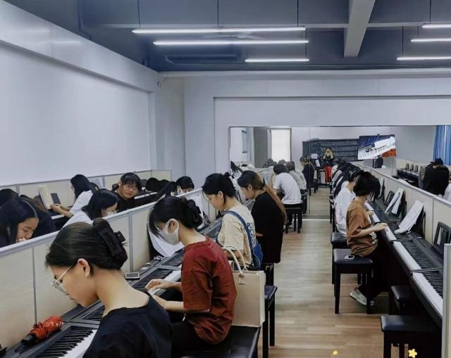 免学费中职学校怎么选择？武汉高科技工学校为你支招