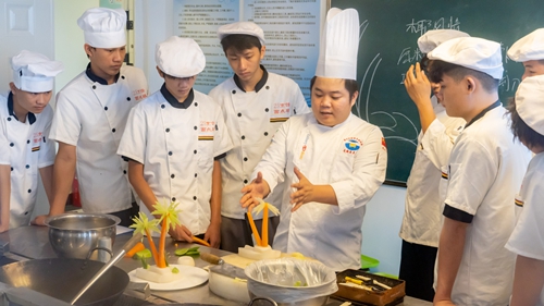 靠谱的中餐烹饪学校有哪些？海南城市职业技术学校上榜