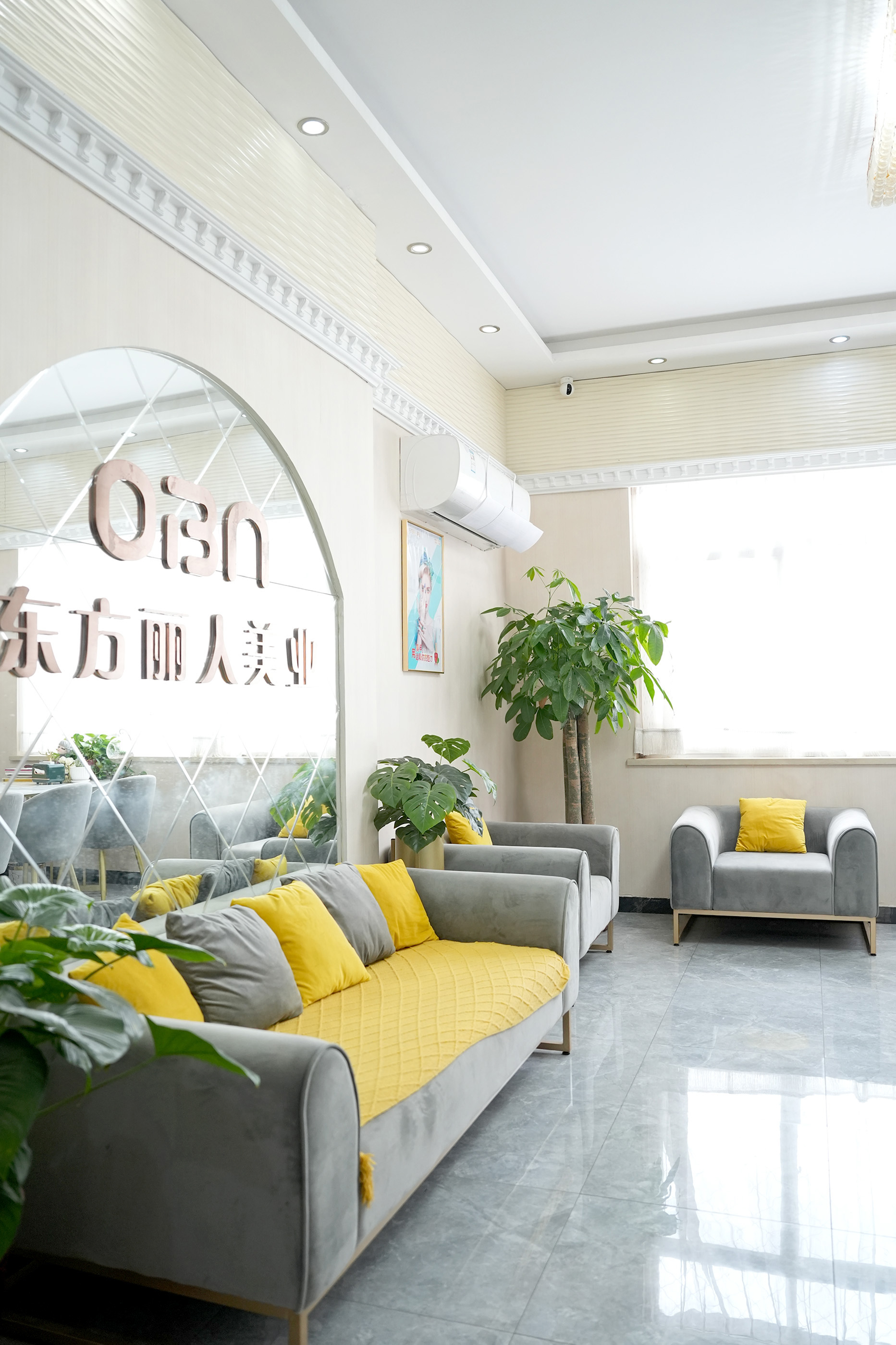 化妆培训费用知多少？这家学校性价比超高