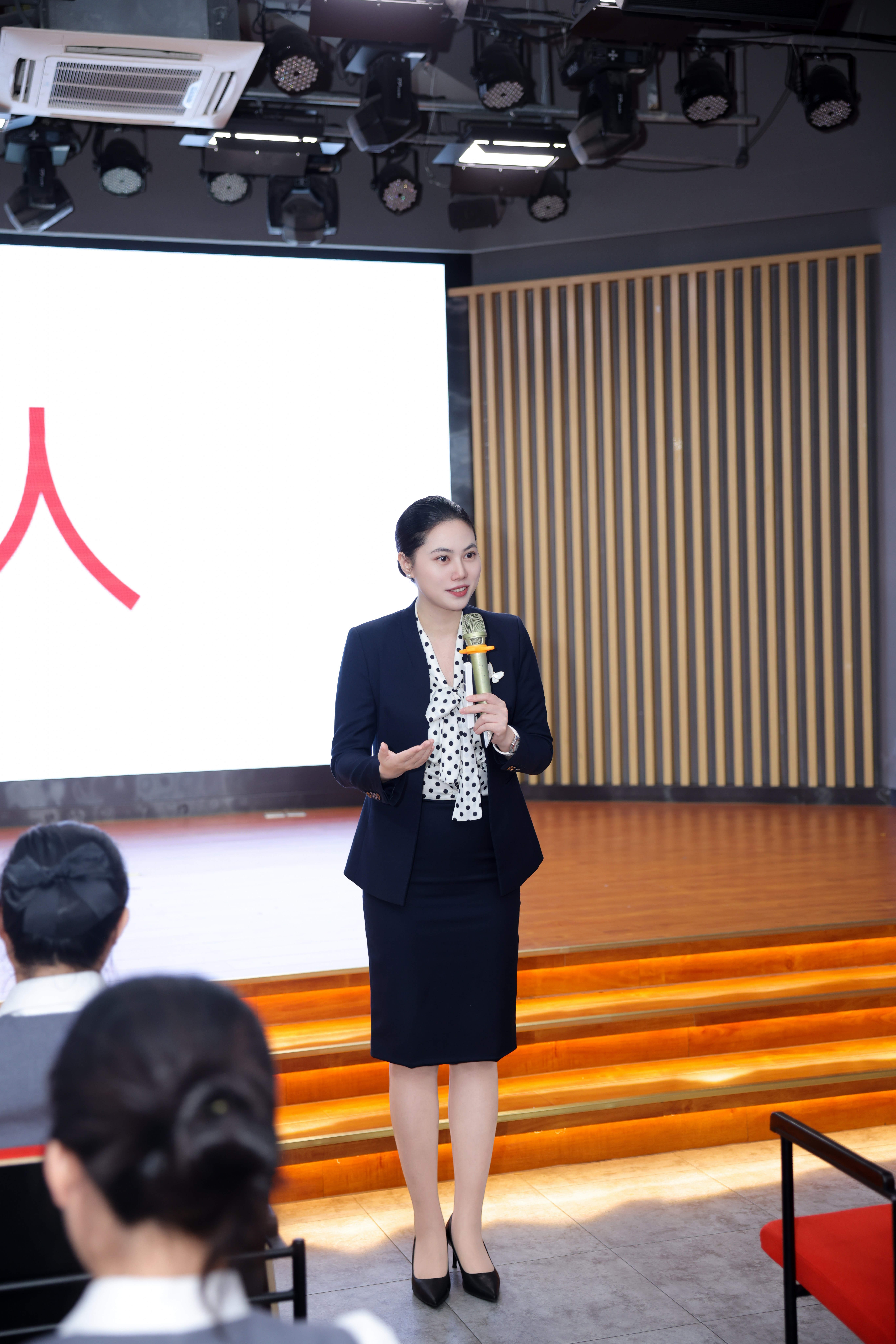 广州商务礼仪培训老师推荐有适合企业软实力升级的专业机构吗